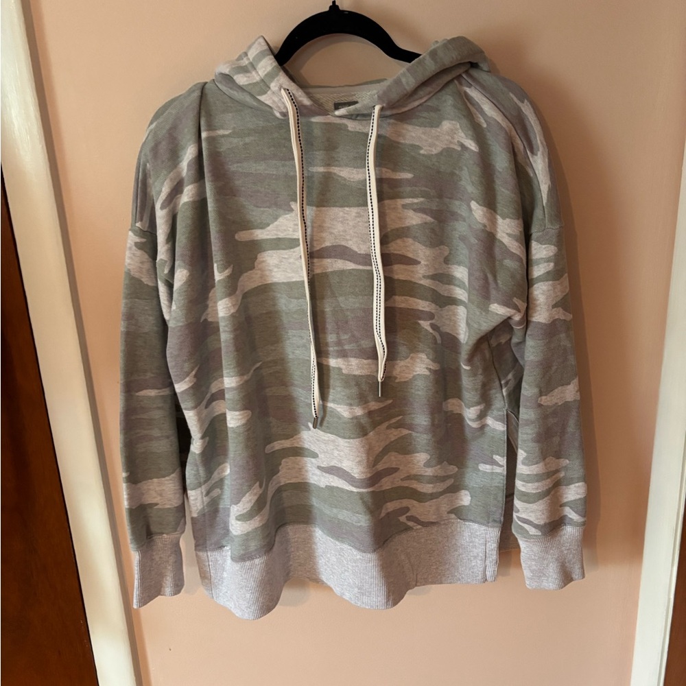 Aerie Camo Hoodie Small Casual Comfort